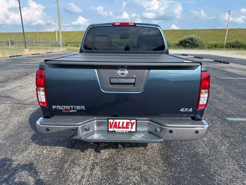 Used 2013 Nissan Frontier SV w/ SV Value Truck Pkg AWD/4WD image 8