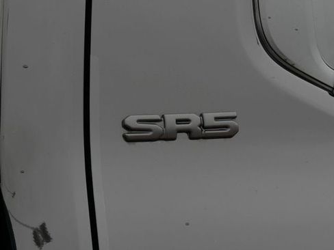 Used 2025 Toyota Tacoma SR5 AWD/4WD image 10
