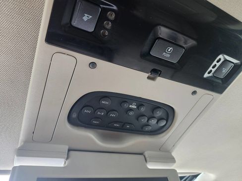 Used 2015 Chevrolet Suburban LT image 20