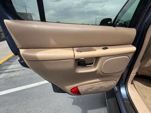 Used 2000 Mercury Mountaineer 2WD V8 image 21