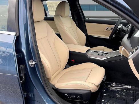 New 2026 BMW 330i xDrive Sedan w/ Premium Package AWD/4WD image 28