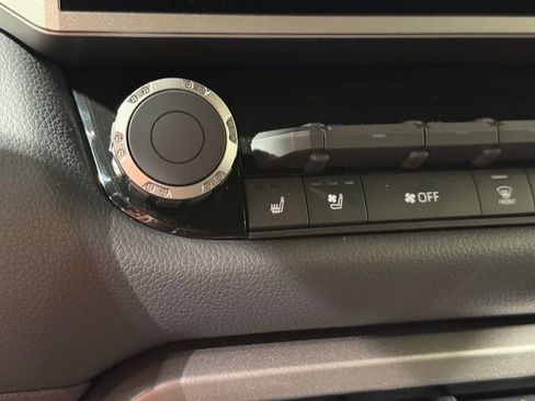 New 2026 Toyota Tundra Limited AWD/4WD image 27
