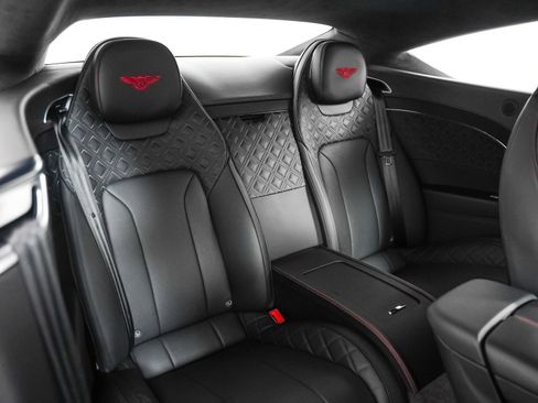 Used 2022 Bentley Continental GT V8 image 7
