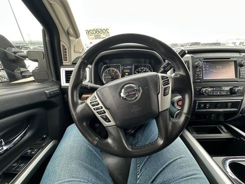 Used 2017 Nissan Titan SL image 21