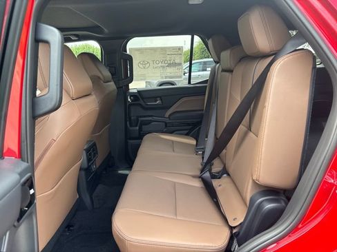 New 2026 Toyota 4Runner Limited AWD/4WD image 11