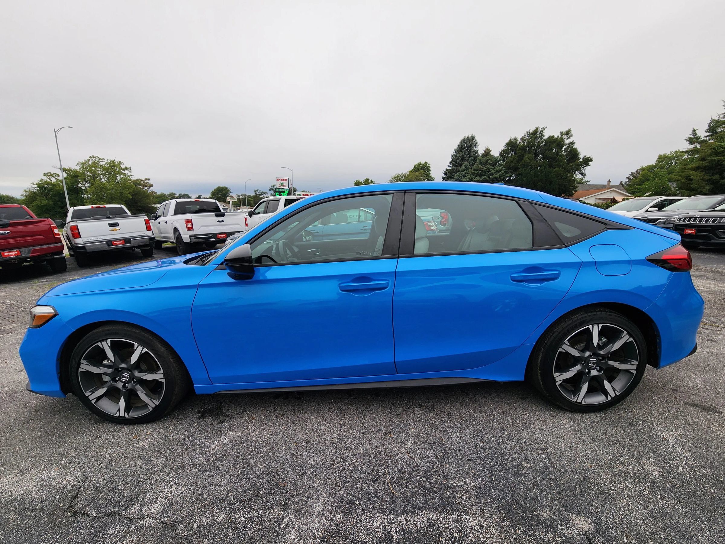 Used 2025 Honda Civic Sport Touring image 4