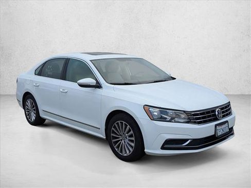 Used 2016 Volkswagen Passat 1.8T SE image 3