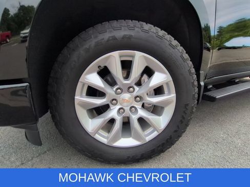 Certified 2025 Chevrolet Silverado 1500 Custom AWD/4WD image 32