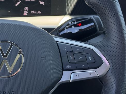 Used 2026 Volkswagen Tiguan SE R-Line image 21
