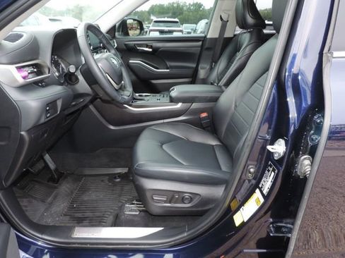 Used 2022 Toyota Highlander XLE image 20