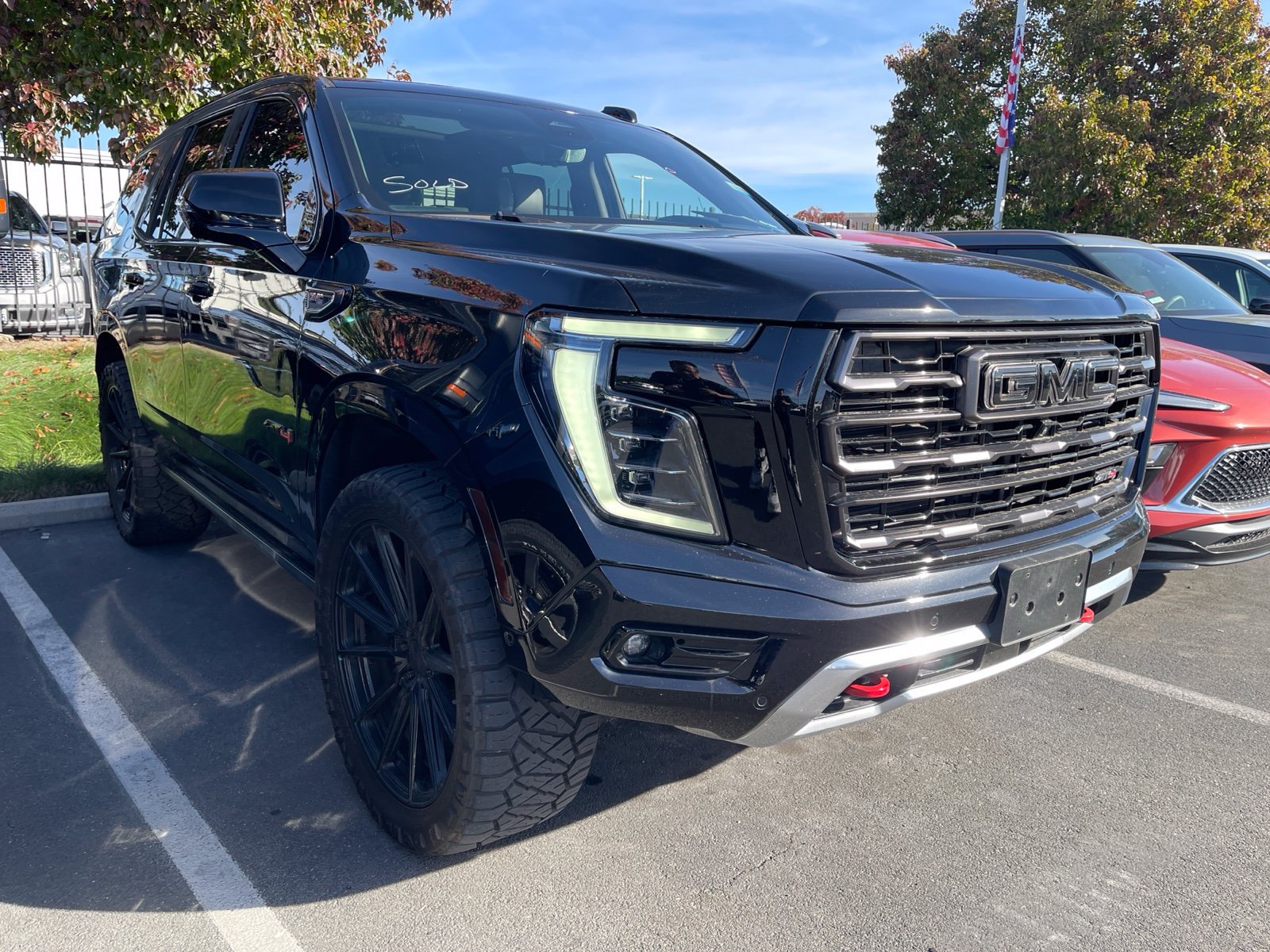 Used 2025 GMC Yukon AT4 Ultimate AWD/4WD image 1