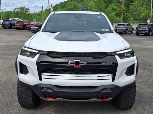Used 2024 Chevrolet Colorado ZR2 AWD/4WD image 2