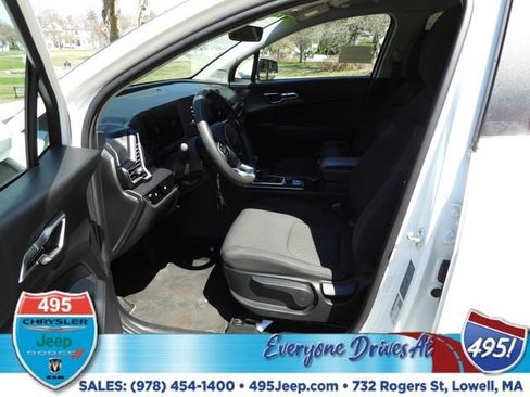 Used 2023 Kia Sportage LX AWD/4WD image 16