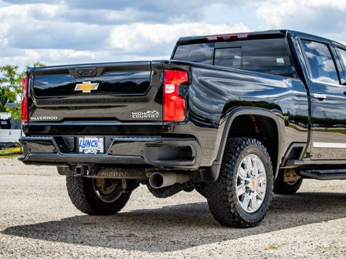 Used 2024 Chevrolet Silverado 2500 High Country w/ High Country Premium Package AWD/4WD image 21