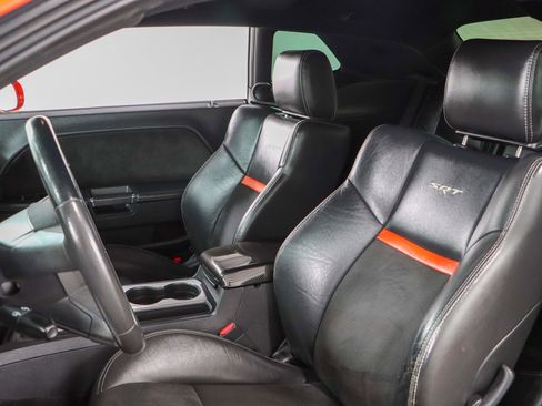 Used 2010 Dodge Challenger SRT8 image 22