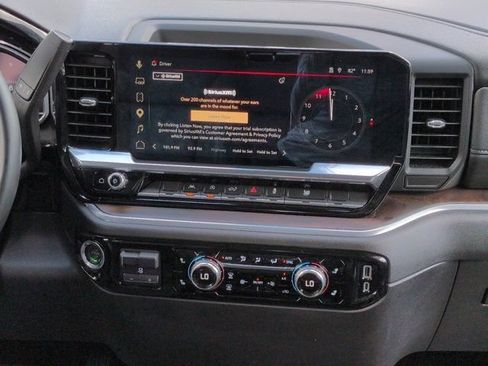 Used 2025 GMC Sierra 1500 SLT RWD image 17