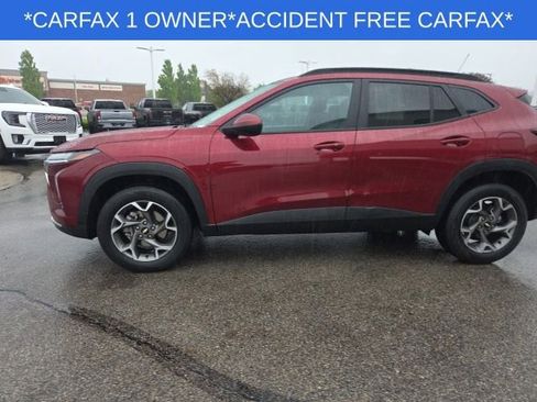 Used 2025 Chevrolet Trax LT w/ LT Convenience Package FWD image 10