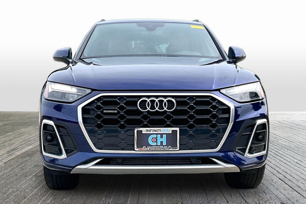 Used 2023 Audi Q5 2.0T Premium w/ Convenience Package AWD/4WD image 2