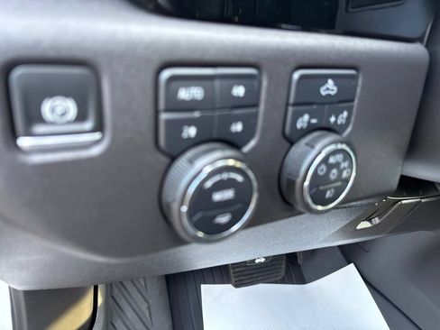 Used 2025 Chevrolet Silverado 1500 LT Trail Boss w/ Convenience Package II AWD/4WD image 14