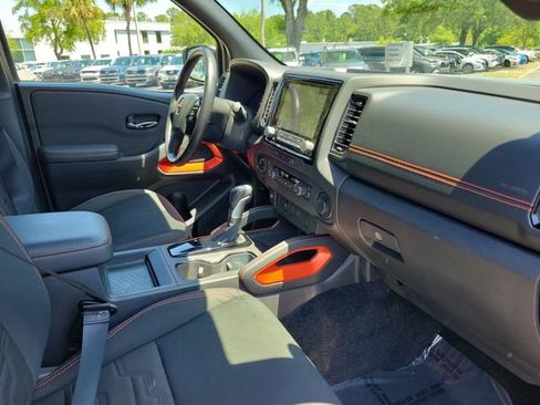 Used 2024 Nissan Frontier PRO-4X w/ Technology Package image 33