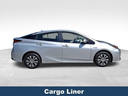 Used 2020 Toyota Prius LE AWD/4WD image 9