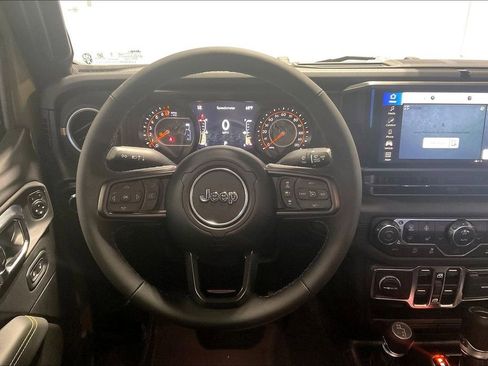 New 2025 Jeep Gladiator Sport image 12