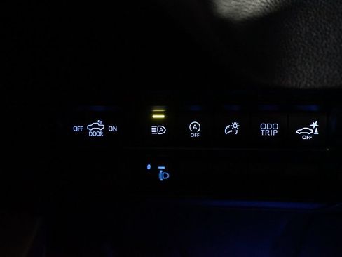 Used 2023 Toyota Tundra SR5 w/ SR5 Convenience Package AWD/4WD image 25
