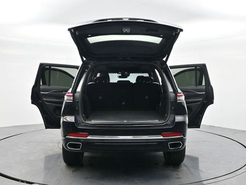 Used 2023 Jeep Grand Cherokee Overland image 38