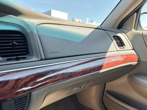 Used 2001 Mercury Grand Marquis GS RWD image 37