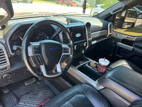 Used 2017 Ford F250 Platinum w/ FX4 Off-Road Package AWD/4WD image 5