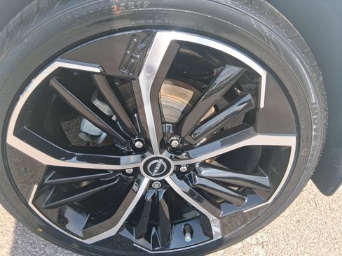 Used 2024 Nissan Altima 2.5 SR w/ SR Premium Package FWD image 7