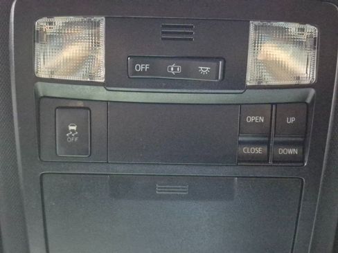 Used 2017 Toyota Tacoma TRD Sport image 22