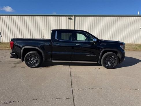 Used 2022 GMC Sierra 1500 Denali Ultimate image 2