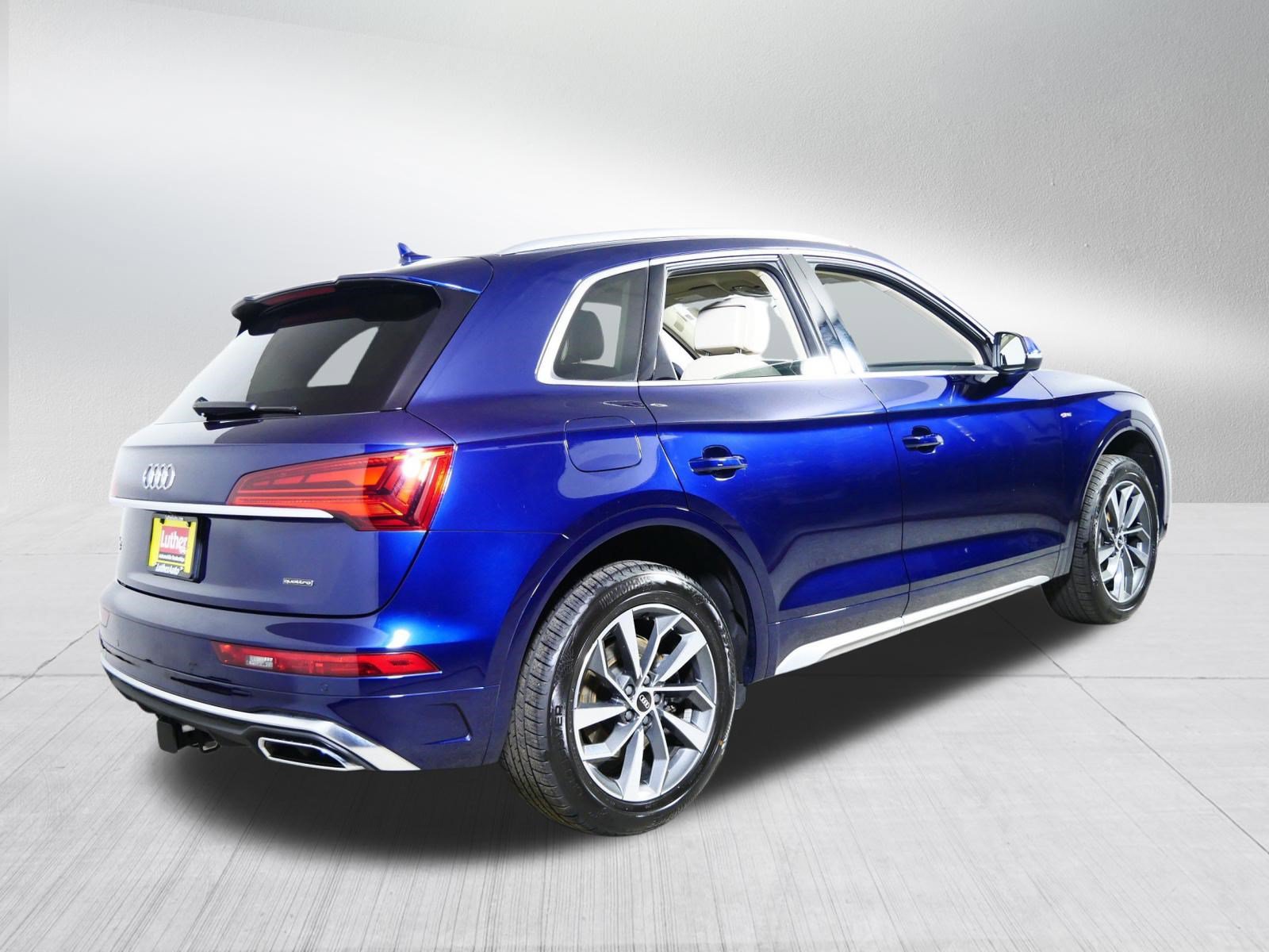 Used 2023 Audi Q5 2.0T Premium Plus w/ Premium Plus Package AWD/4WD image 7