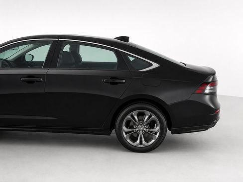 Used 2024 Honda Accord EX image 7