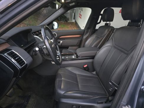 Used 2018 Land Rover Discovery HSE AWD/4WD image 13