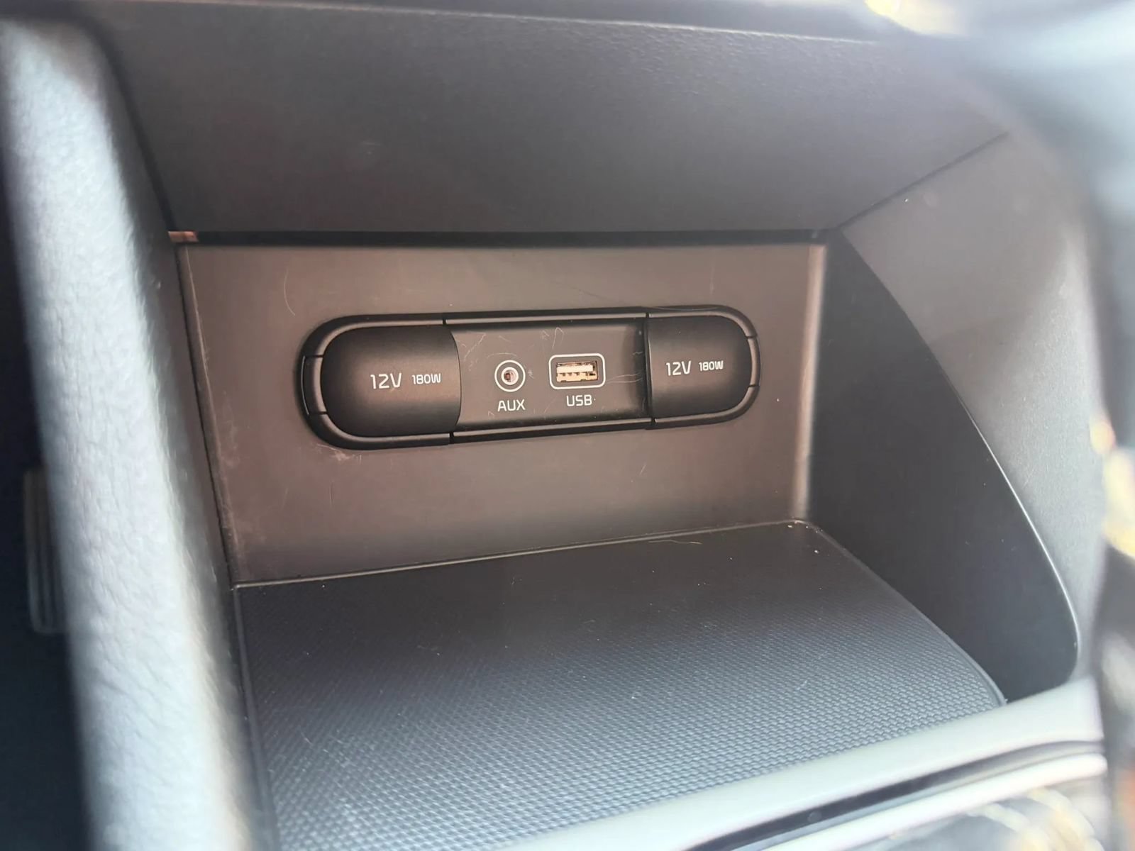 Used 2018 Kia Niro LX FWD image 16