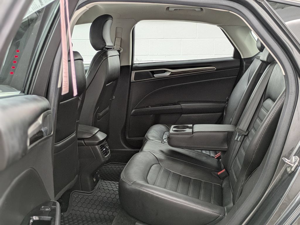 Used 2015 Ford Fusion SE w/ Equipment Group 202A AWD/4WD image 13