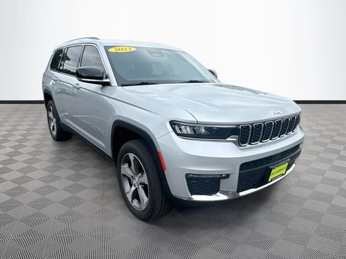 Used 2023 Jeep Grand Cherokee L Limited w/ Trailer Tow Group (B) AWD/4WD image 3