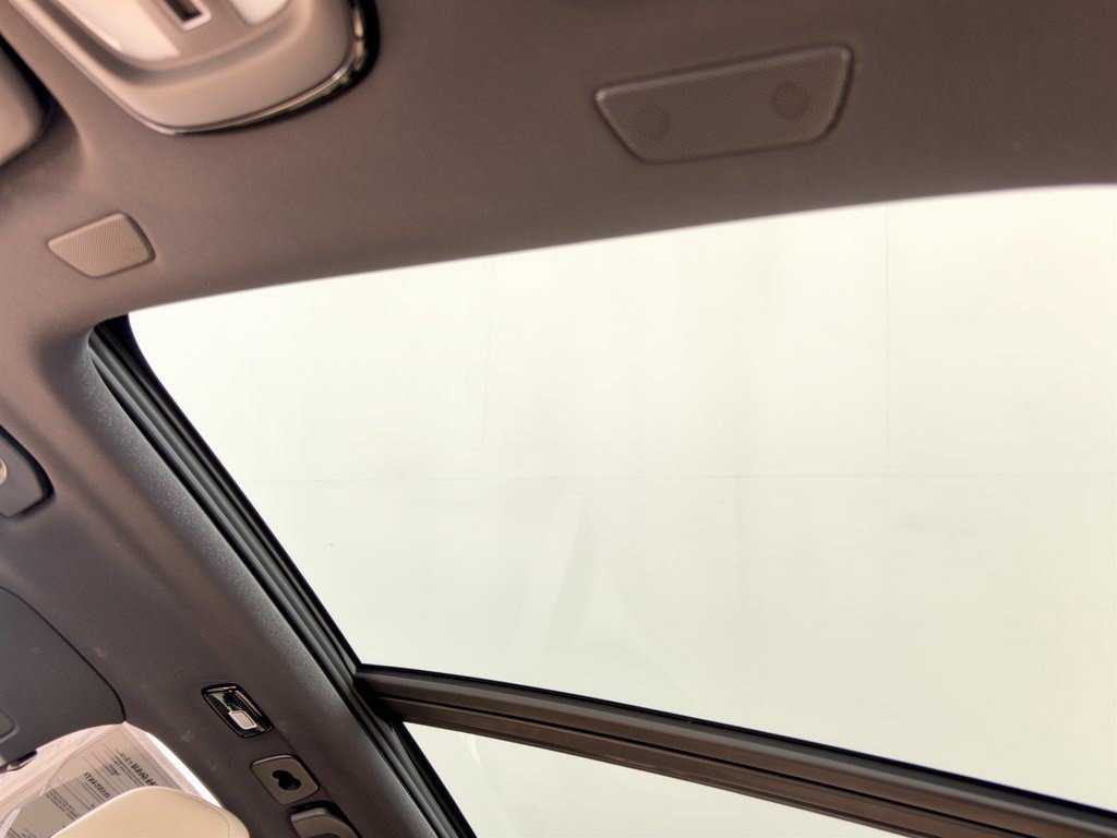 Certified 2026 Volvo XC60 B5 Plus AWD/4WD image 27