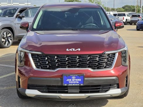 Used 2024 Kia Sorento LX FWD image 3