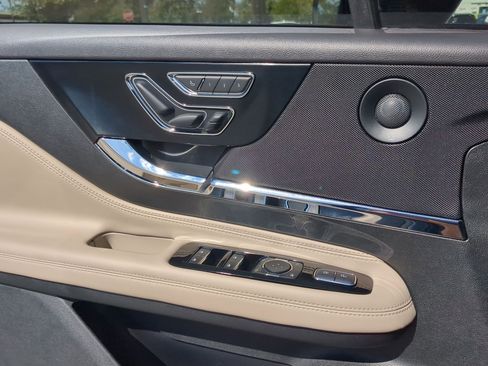 New 2026 Lincoln Corsair Reserve image 12