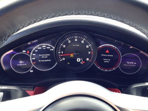 Certified 2023 Porsche Cayenne Platinum Edition w/ Premium Package Plus AWD/4WD image 16