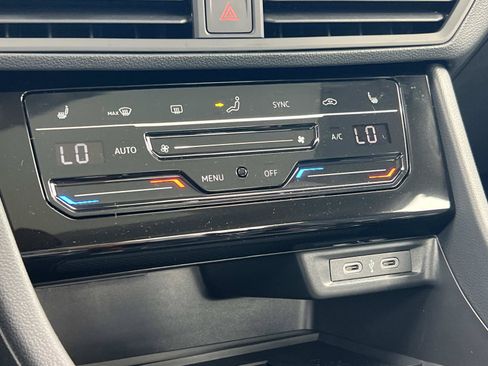 New 2026 Volkswagen Jetta SE FWD image 19