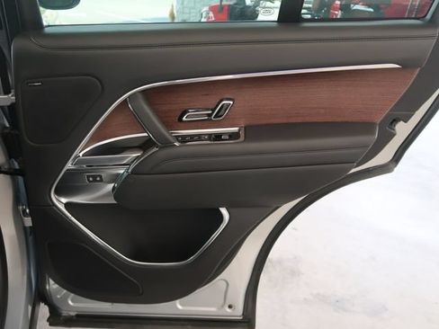 Used 2025 Land Rover Range Rover SE AWD/4WD image 41