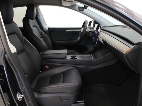 Used 2024 Tesla Model Y Long Range RWD image 16