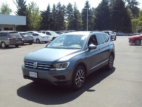 Used 2021 Volkswagen Tiguan SE FWD image 1