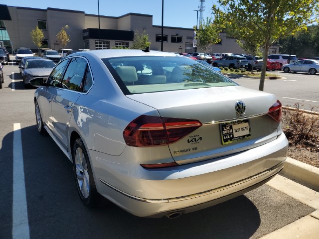 Used 2018 Volkswagen Passat 2.0T SE FWD image 6