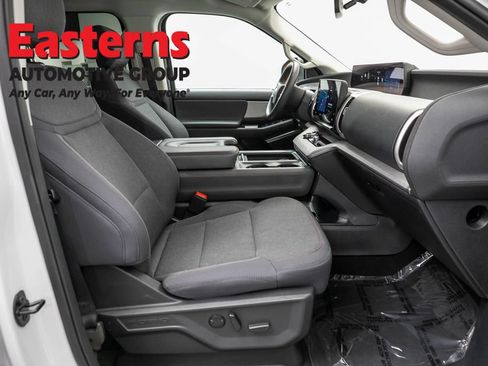Used 2025 Ford Expedition Active AWD/4WD image 24