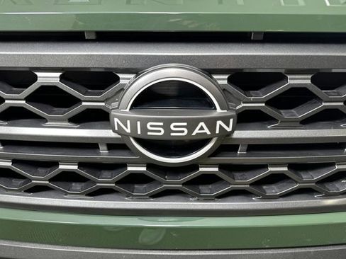 Used 2024 Nissan Frontier SL w/ Technology Package image 9